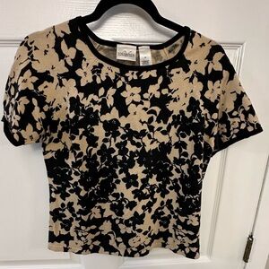 Villager by liz Claiborne Short sleeve sweater size medium black and tan